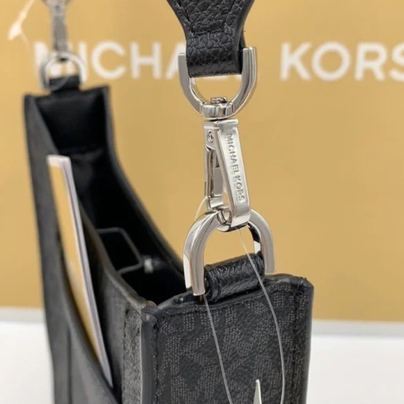 MICHAEL KORS Briley Small Logo Messenger Bag BLACK SIGNATURE COLOR - Picture 12 of 15